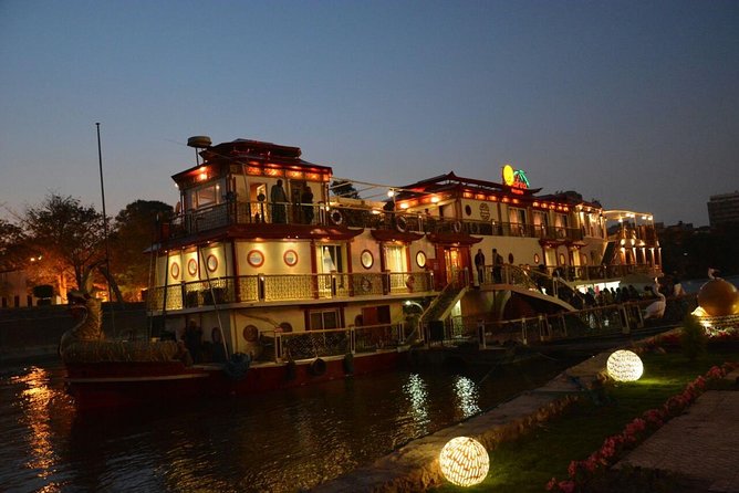 Nile dinner Cruise - 4 Stars Nile Cruise - Dinner is included, but keep your expectations practical