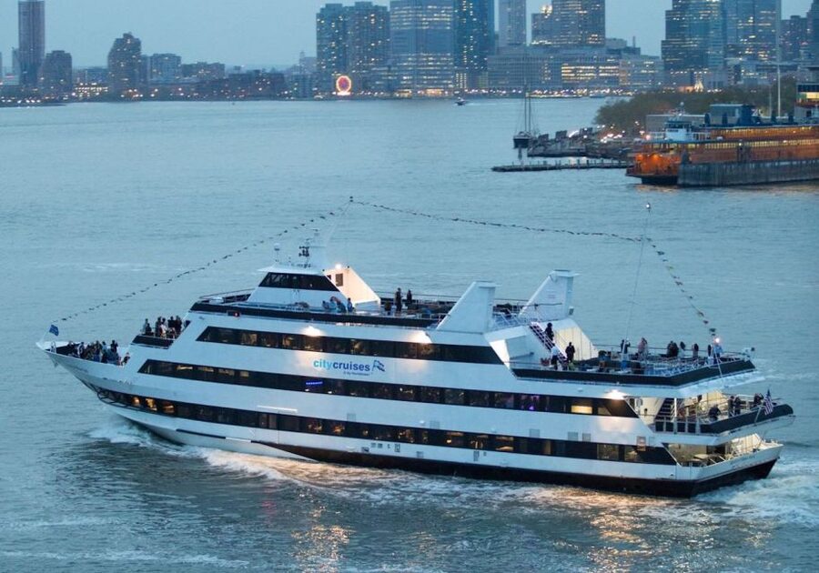 NYC: Christmas Day Buffet Brunch or Dinner Harbor Cruise - The buffet and dining setup