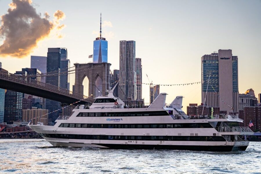 NYC: Christmas Eve Buffet Lunch or Dinner Harbor Cruise - The Statue of Liberty photo stop