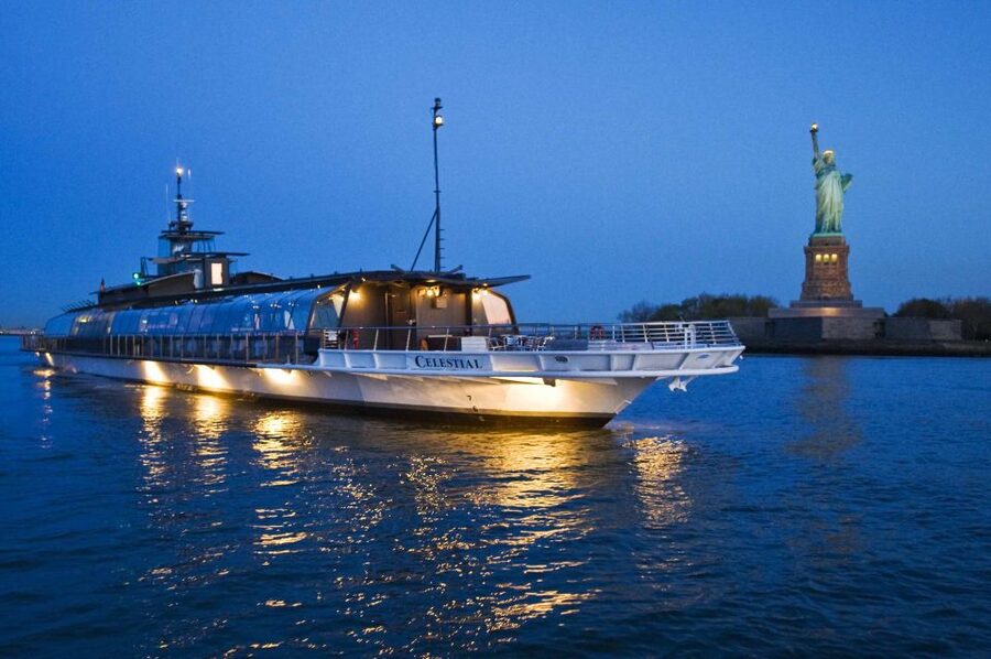 NYC: Christmas Eve Gourmet Brunch or Dinner Harbor Cruise - Bateaux New York gives you a moving dining room