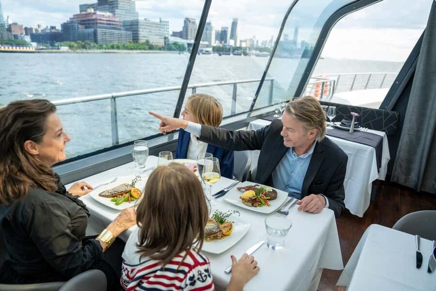 NYC: City Cruises Luxury Brunch, Lunch or Dinner Cruise - Following the route past Manhattan’s best-known buildings