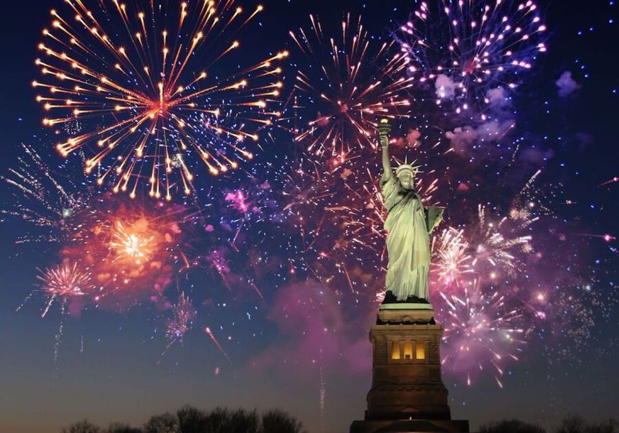 NYC: New Year's Eve Buffet Dinner Fireworks Harbor Cruise - Music, dancing, and the party atmosphere