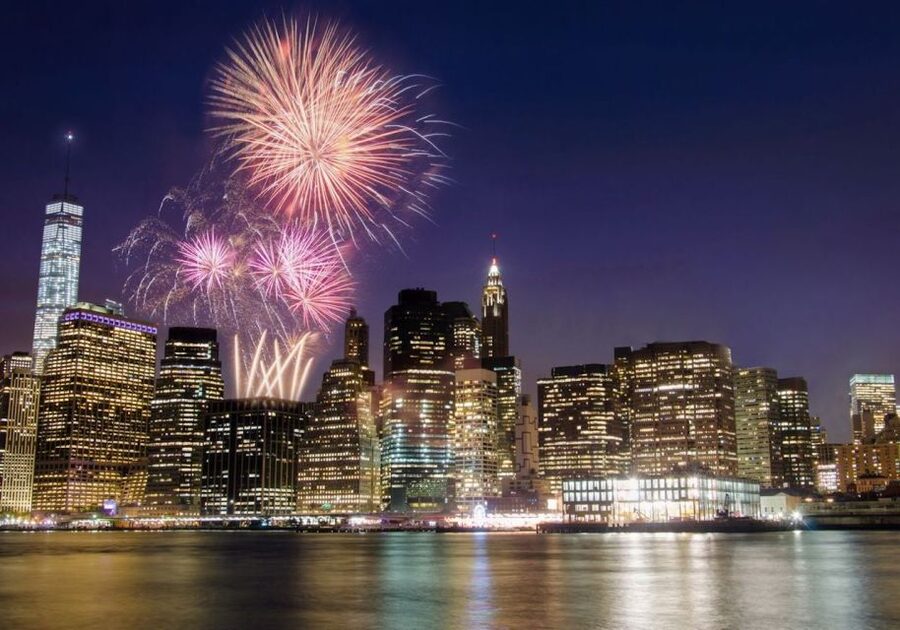 NYC: New Year's Eve Buffet Dinner Fireworks Harbor Cruise - Timing and service issues to plan around
