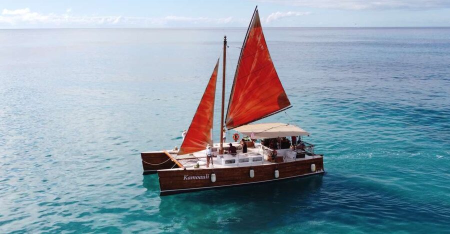 Oahu: Traditional Canoe Sunset Cruise with Dinner - Key points at a glance