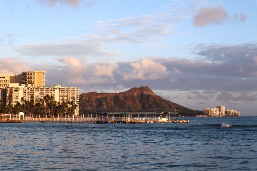 Oahu: Traditional Canoe Sunset Cruise with Dinner - Watching Waikiki turn gold from the water