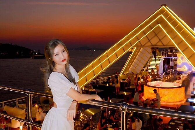 Ocean Sky Pattaya Dinner Cruise with Live Entertainment - Taking in the 360-degree Pattaya view