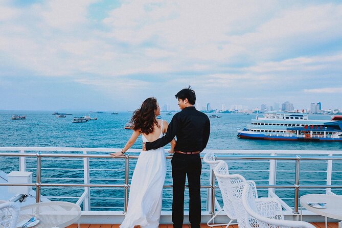 Ocean Sky Pattaya Dinner Cruise with Live Entertainment - What is on the dinner buffet