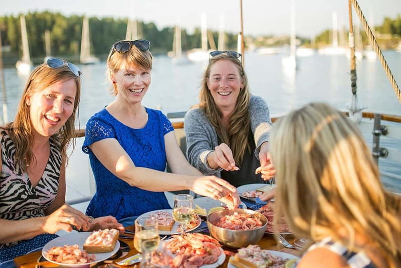 Oslo: Fjord Dinner Cruise on Sailing Ship w/ Seafood Buffet - Sunset light and summer weather