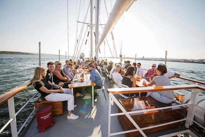 Oslo: Fjord Dinner Cruise on Sailing Ship w/ Seafood Buffet - Meeting beneath Akershus Fortress