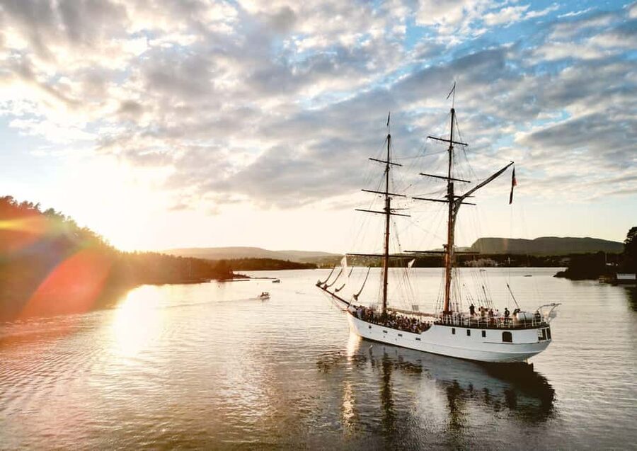 Oslo: Oslofjord Fjord-Style Dinner Cruise - Oslo’s water-level view of the city