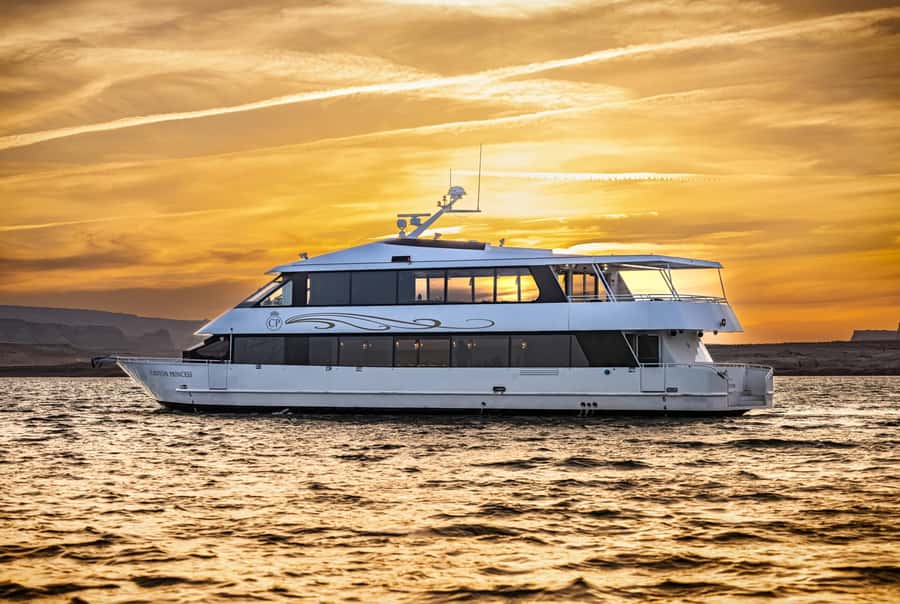 Page: Wahweap Bay Canyon Princess Yacht Dinner Cruise - Choosing your main course