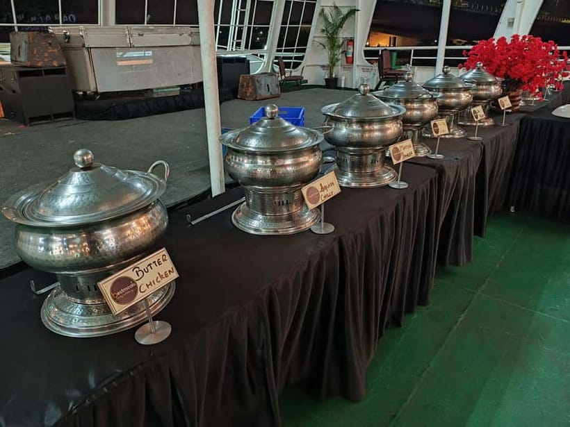 Panaji: Dinner Cruise with Drinks and Live Entertainment - Who should book this cruise