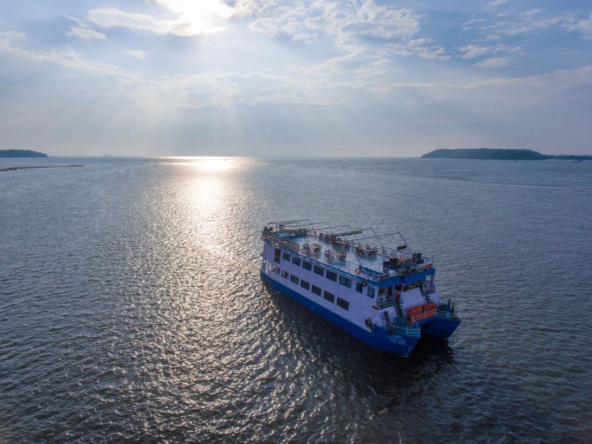 Panaji: Fun-Filled 2-Hour Mandovi River Cruise with Dinner - What the $16 price really covers