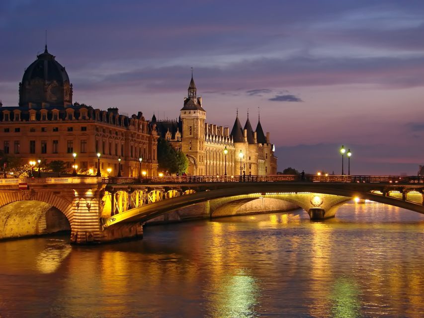 Paris: 3-Course-Dinner Cruise with Wine on the Seine River - Boarding at the Eiffel Tower
