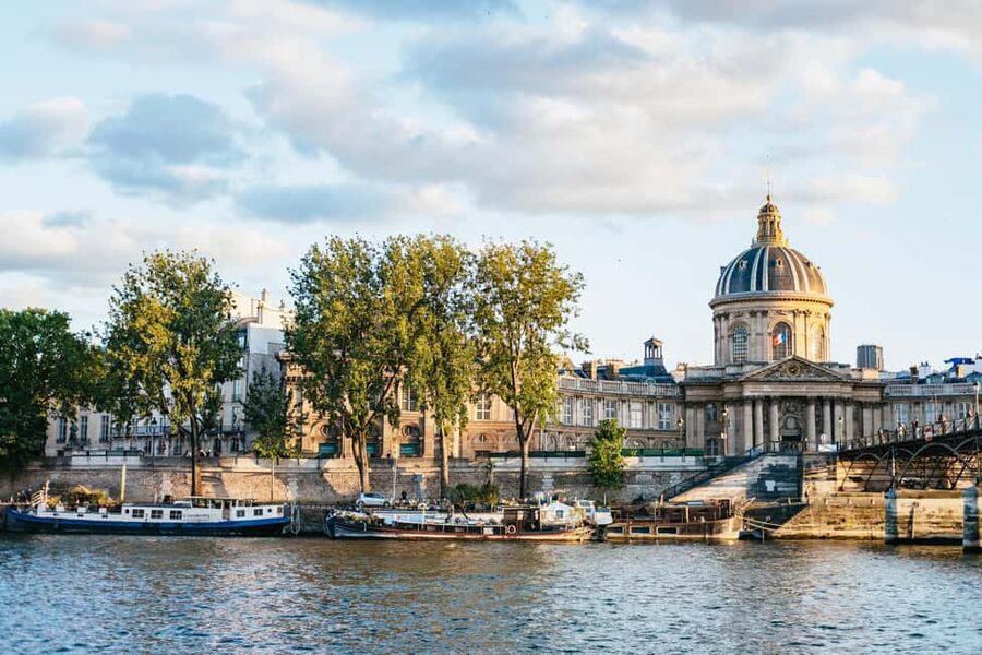 Paris : 3-Course Gourmet Dinner Cruise on Seine River - Key points at a glance