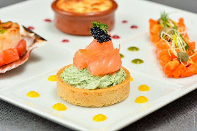 Paris 3-Courses Gourmet Dinner Seine River Cruise with Champagne - A Paris evening that works best after sunset