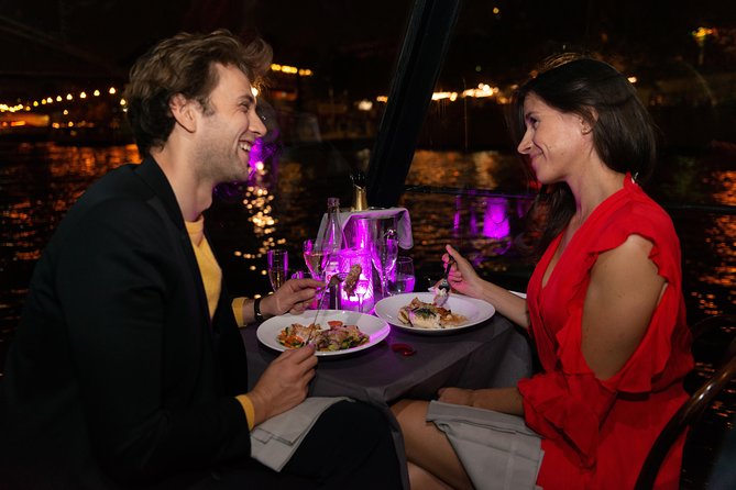 Paris 3-Courses Gourmet Dinner Seine River Cruise with Champagne - West toward the Eiffel Tower and Statue of Liberty