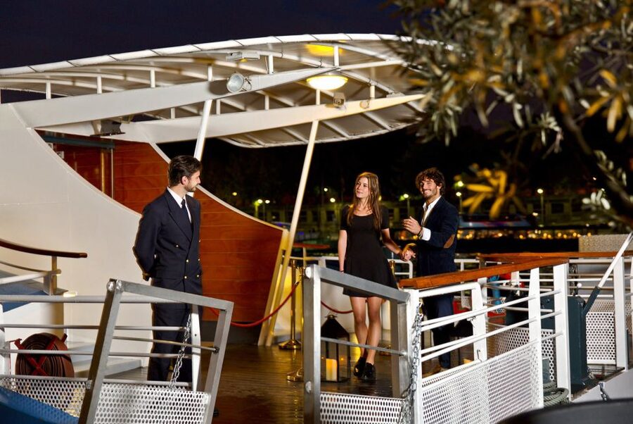 Paris: Bastille Day Dinner Cruise on the Seine River - Key points to know before booking