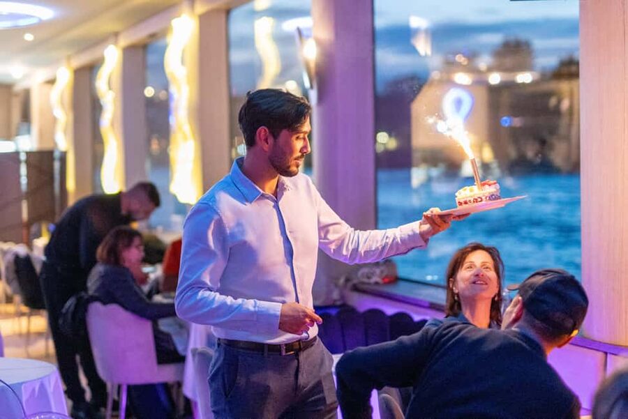 Paris: Bastille Day Fireworks Dinner Cruise with Drinks - The 8 pm departure and first views of Paris