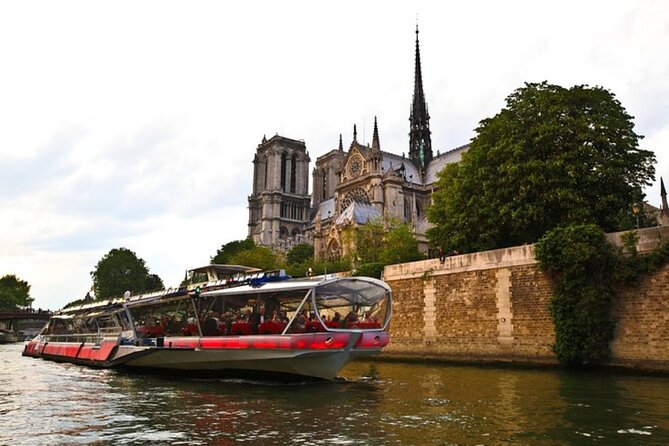 Paris Bateaux Mouches Special Bastille Day Dinner Cruise - A four-course dinner with Champagne