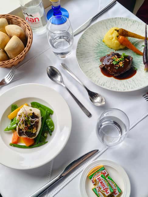 Paris : Bistronomic early dinner cruise - A Seine dinner that begins at Alexandre III Bridge