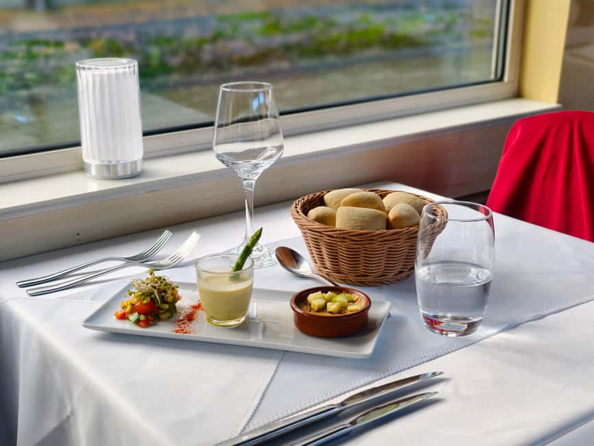 Paris : Bistronomic early dinner cruise - What the three-course meal is really like