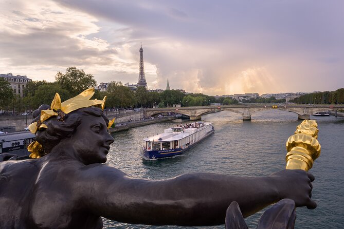 Paris Capitaine Fracasse 3 Course Seine River Dinner Cruise - The Louvre and Île de la Cité