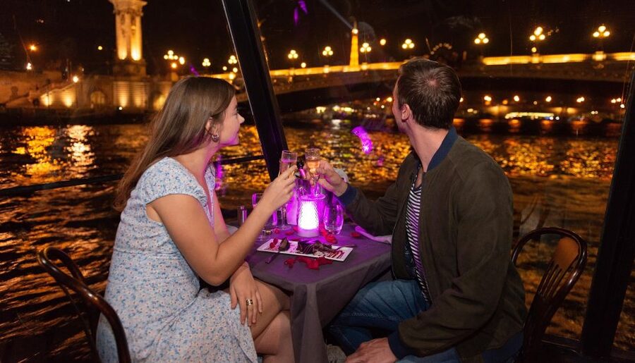 Paris: Dinner Cruise on the Seine and Eiffel Tower 2nd floor - Should you book this dinner cruise?