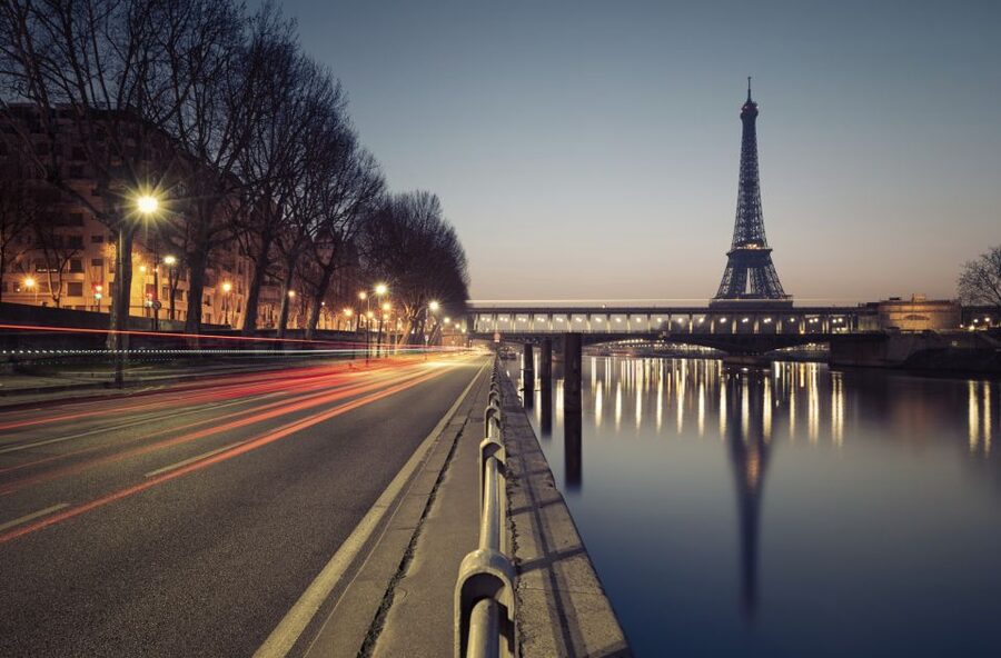 Paris: Dinner Cruise on the Seine and Eiffel Tower 2nd floor - Who will enjoy this Paris evening?