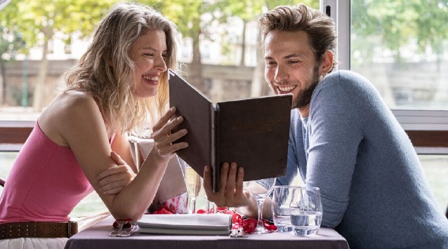 Paris: Early Evening Dinner Cruise on the River Seine - Key details before you book