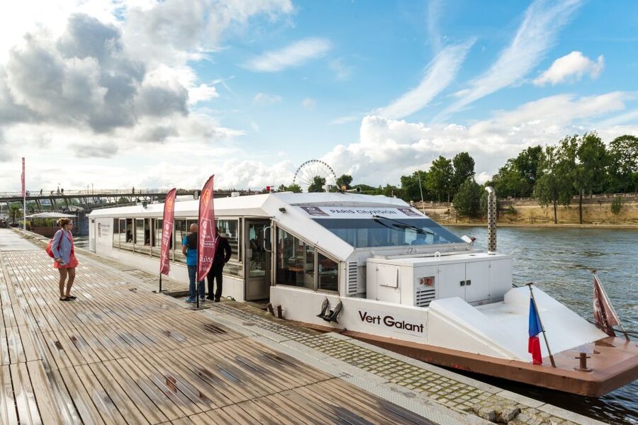 Paris: Early Evening Dinner Cruise on the River Seine - The three-course French dinner