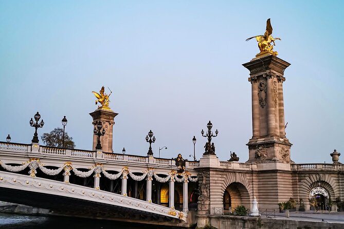 Paris en Scene 3 Course Seine River Dinner Cruise - The Louvre, Place de la Concorde, and the return route