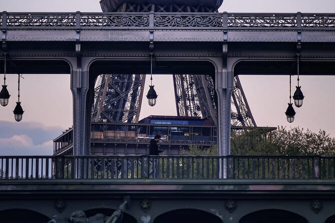Paris en Scene 3 Course Seine River Dinner Cruise - Timing, weather, and the holiday warning