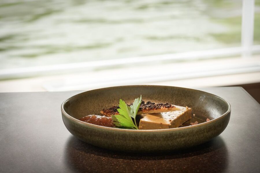 Paris: Romantic Cruise with 3-course Dinner on Seine River - Final take: a strong choice for a Paris night