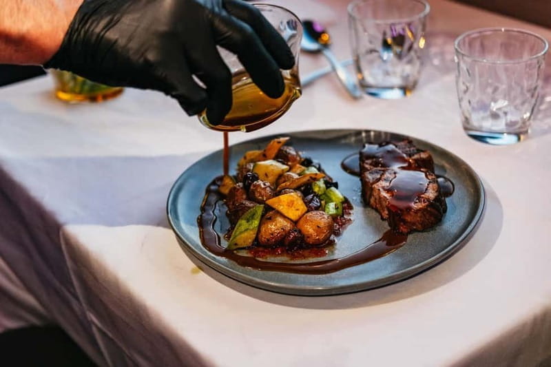 Paris: Seine river Dinner Cruise with 3-Course Gourmet Menu - From dinner table to DJ set