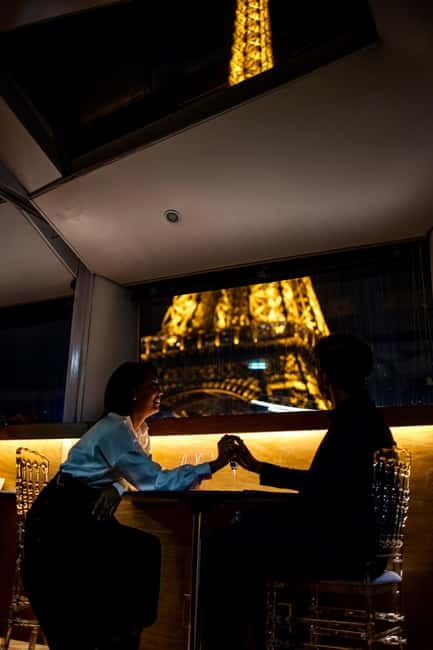 Paris: Seine River Dinner Cruise with Live Music - Timing problems and how to plan around them