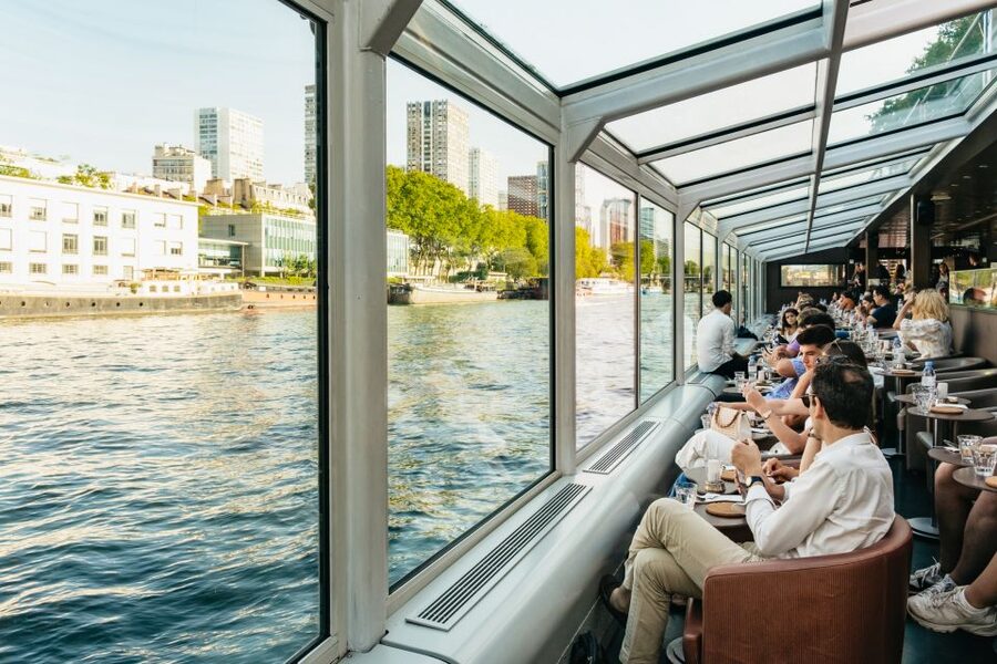 Paris: Seine River Panoramic Views Dinner Cruise - Pont de l’Alma and the return toward Bir-Hakeim
