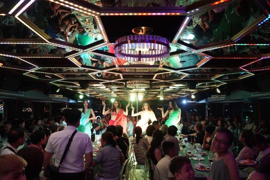 Pattaya: All Star Dinner Cruise, Cabaret Show & Beer Buffet - Who should book the All Star Dinner Cruise