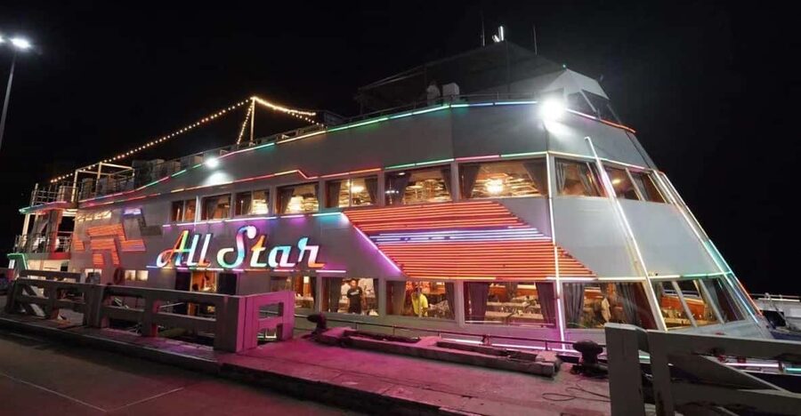 Pattaya: All Star Dinner Cruise, Cabaret Show & Beer Buffet - The cabaret show and Tiffany-winning performers