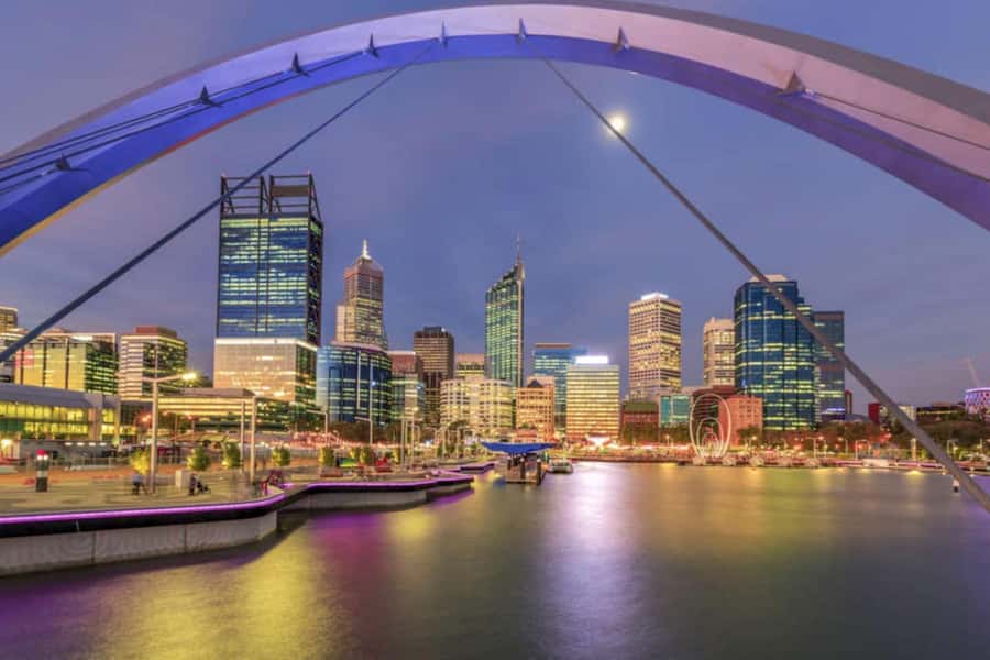 Perth: Swan River Dinner Cruise - Music, dancing, and the mood on board
