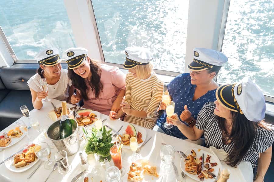 Philadelphia: Buffet Brunch, Lunch, or Dinner Cruise - What the Spirit of Philadelphia cruise is really like