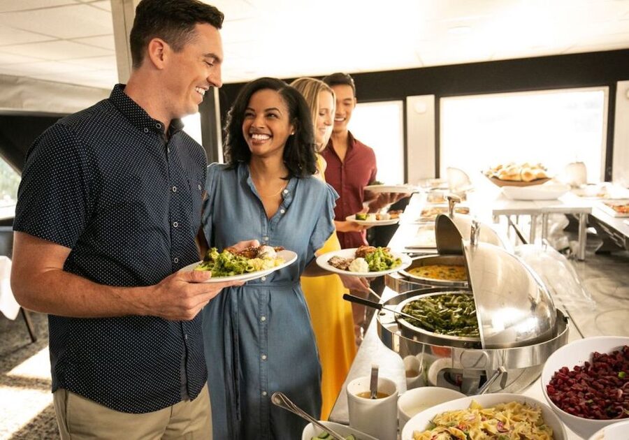 Philadelphia: Christmas Eve Gourmet Brunch or Dinner Cruise - The seasonal three-course buffet
