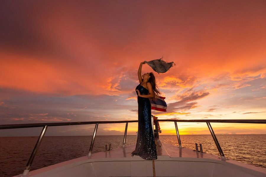 Phuket: Melody Sunset Dinner Cruise - From hotel pickup to Chalong Pier