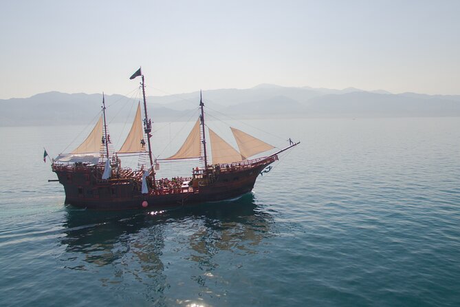 Pirate Ship Premium Dinner Cruise with Show - Key points to know before you book
