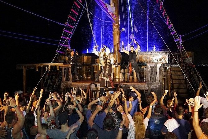 Pirate Show and Dinner on a Cruise in Puerto Vallarta - Music, games, and the main pirate show