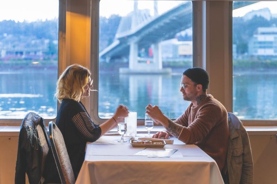 Portland: Dinner Cruise on the Willamette River - Key details to know before booking