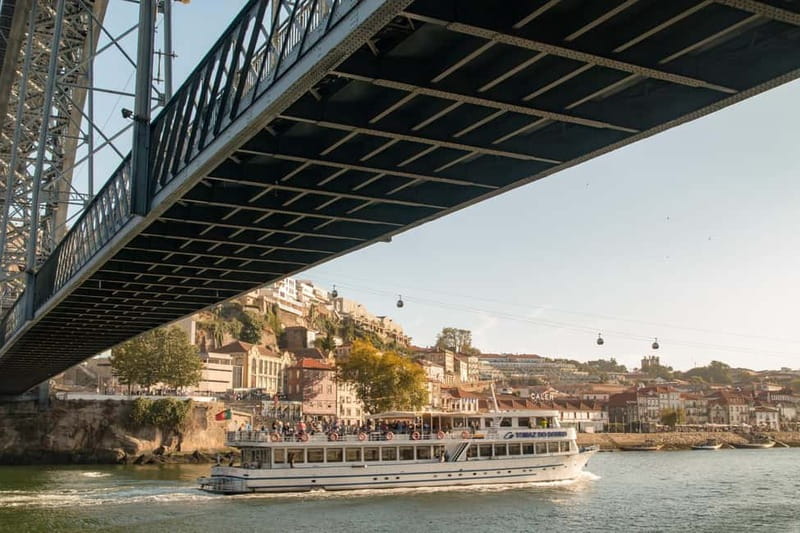 Porto: Cruise with Dinner & Live Music - What the 20:00 to 23:00 schedule feels like