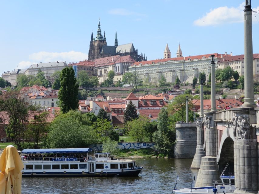 Prague: 3-hour Evening River Cruise with Dinner - Who will get the most from this cruise