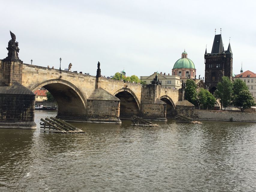 Prague: 3-hour Evening River Cruise with Dinner - The buffet dinner and drink costs