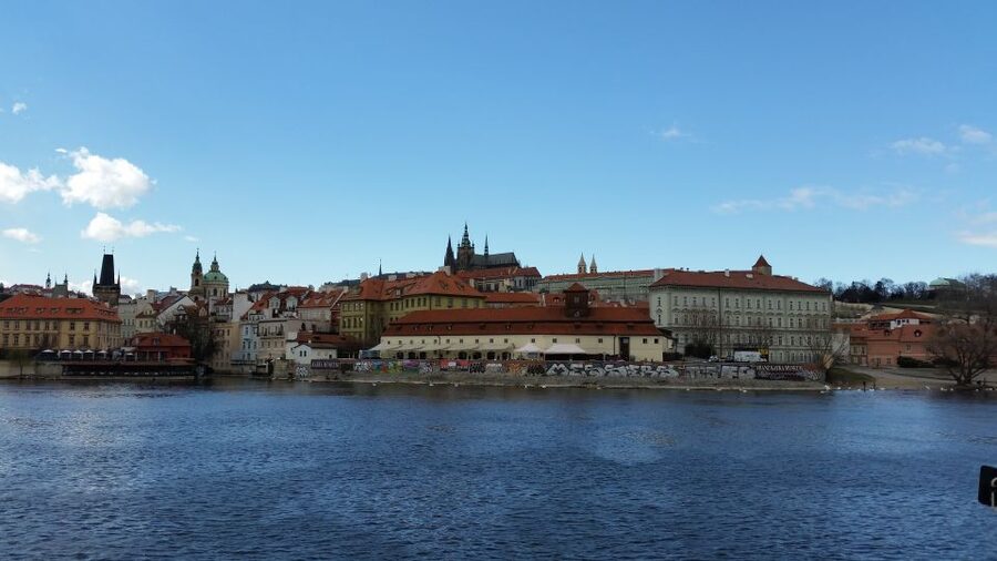 Prague: 3-hour Evening River Cruise with Dinner - Music and the mood on board